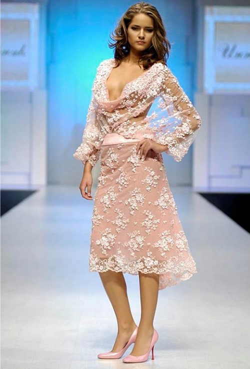 El límit de la feminitat ... Bonics vestits d’encaix