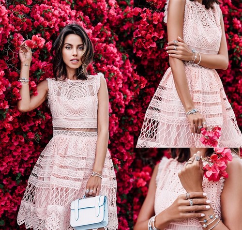 El límit de la feminitat ... Bonics vestits d’encaix