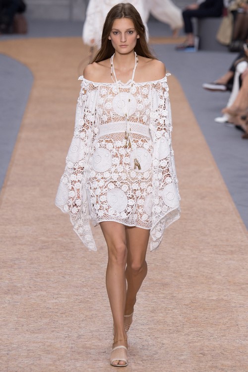 El límit de la feminitat ... Bonics vestits d’encaix