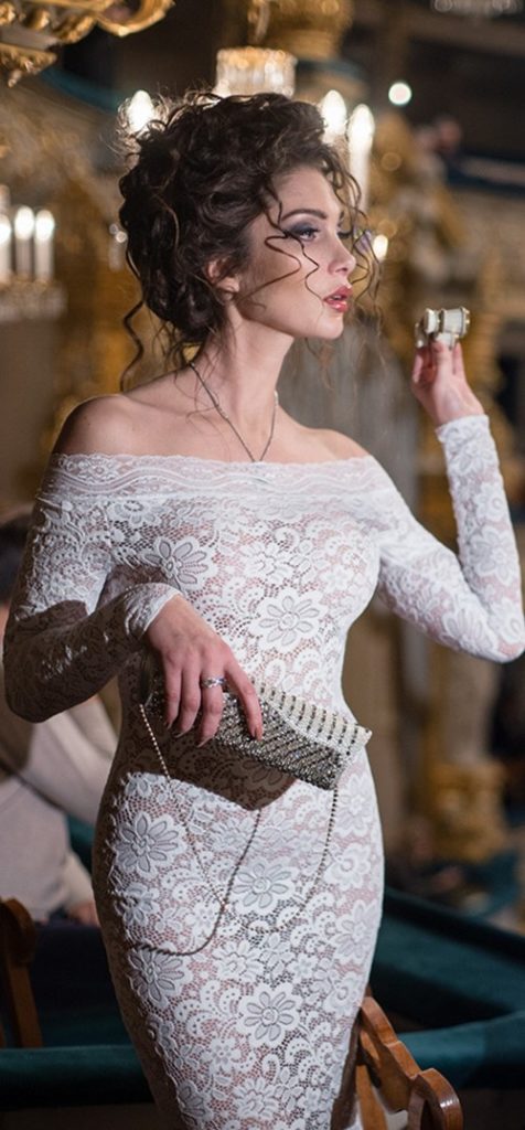 El límit de la feminitat ... Bonics vestits d’encaix