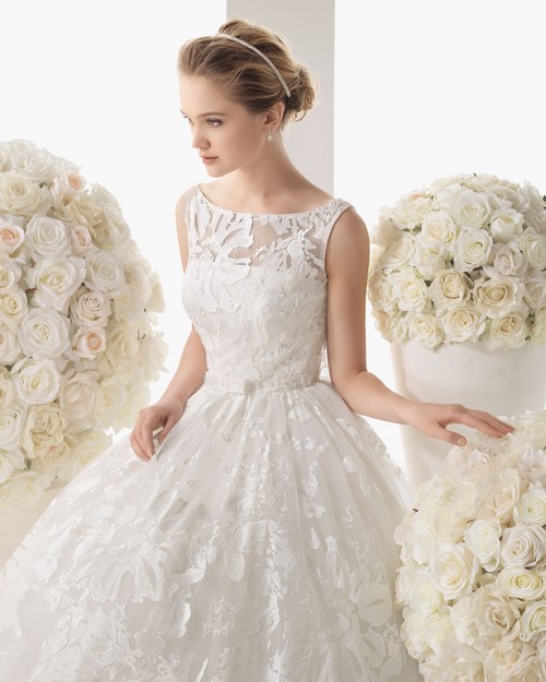 El límit de la feminitat ... Bonics vestits d’encaix