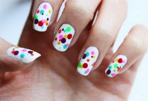 Explosion de couleurs! Manucure d'été dans des idées colorées et des innovations pour les ongles