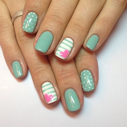 Explosion de couleurs! Manucure d'été dans des idées colorées et des innovations pour les ongles