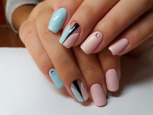 Explosion de couleurs! Manucure d'été dans des idées colorées et des innovations pour les ongles