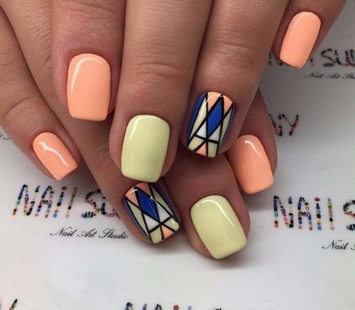 Explosion de couleurs! Manucure d'été dans des idées colorées et des innovations pour les ongles