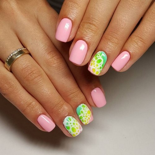 Explosion de couleurs! Manucure d'été dans des idées colorées et des innovations pour les ongles