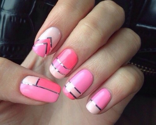 Explosion de couleurs! Manucure d'été dans des idées colorées et des innovations pour les ongles