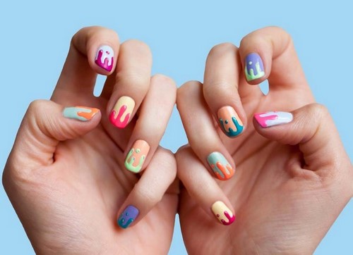 Explosion de couleurs! Manucure d'été dans des idées colorées et des innovations pour les ongles