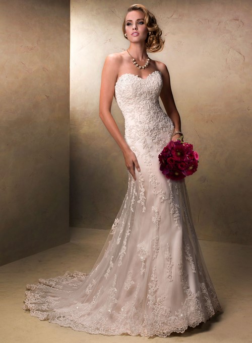 El límit de la feminitat ... Bonics vestits d’encaix