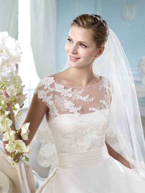 El límit de la feminitat ... Bonics vestits d’encaix