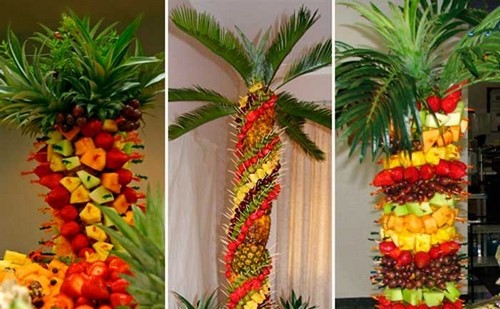 Se préparer pour les vacances: une belle coupe sur la table de fête