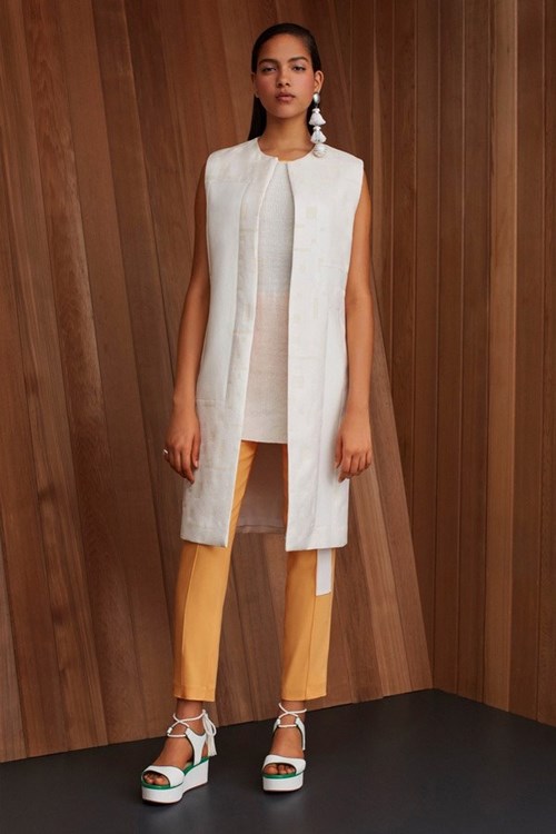 Style de bureau. Vêtements de bureau à la mode pour femmes