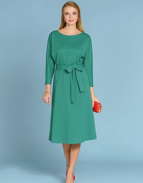 Robes de chauve-souris à la mode - photos, robes de soirée et de tous les jours avec une manche de chauve-souris