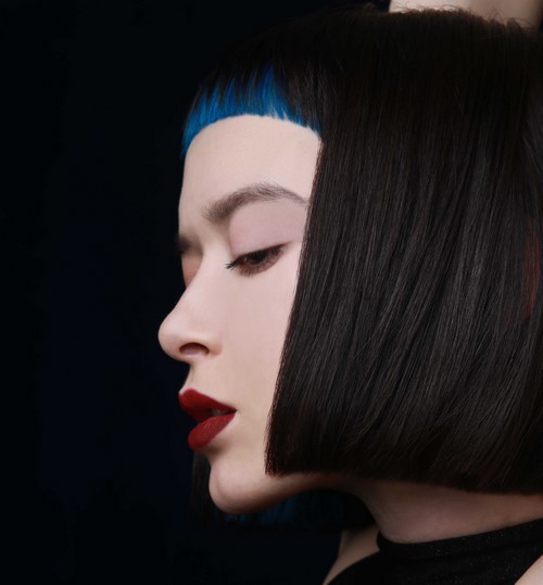 Comment couper une femme? Coupes de cheveux des femmes à la mode sur la photo