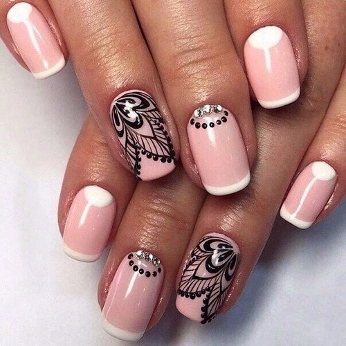 Design à la mode de manucure pour les ongles courts - idées de photos