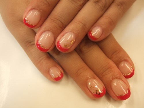 Design à la mode de manucure pour les ongles courts - idées de photos