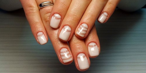 Design à la mode de manucure pour les ongles courts - idées de photos