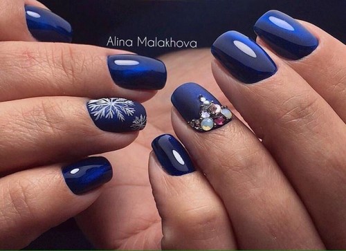 Design à la mode de manucure pour les ongles courts - idées de photos