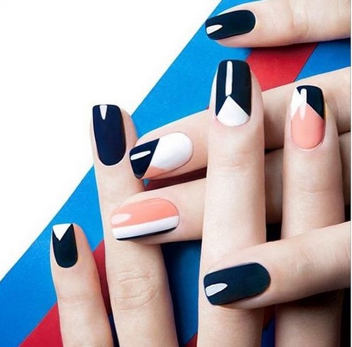 Design à la mode de manucure pour les ongles courts - idées de photos