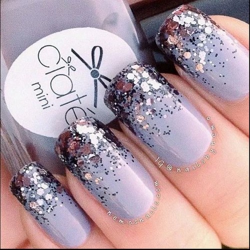 Design à la mode de manucure pour les ongles courts - idées de photos