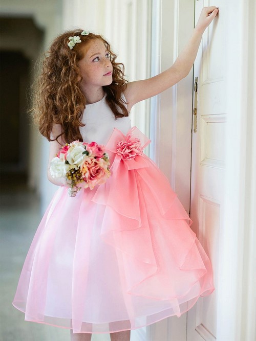 Pour les petites fashionistas! Belles robes de graduation pour les filles