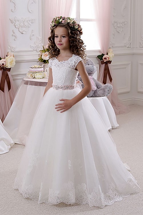 Pour les petites fashionistas! Belles robes de graduation pour les filles