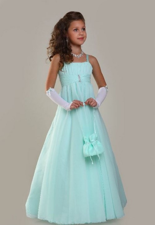 Pour les petites fashionistas! Belles robes de graduation pour les filles