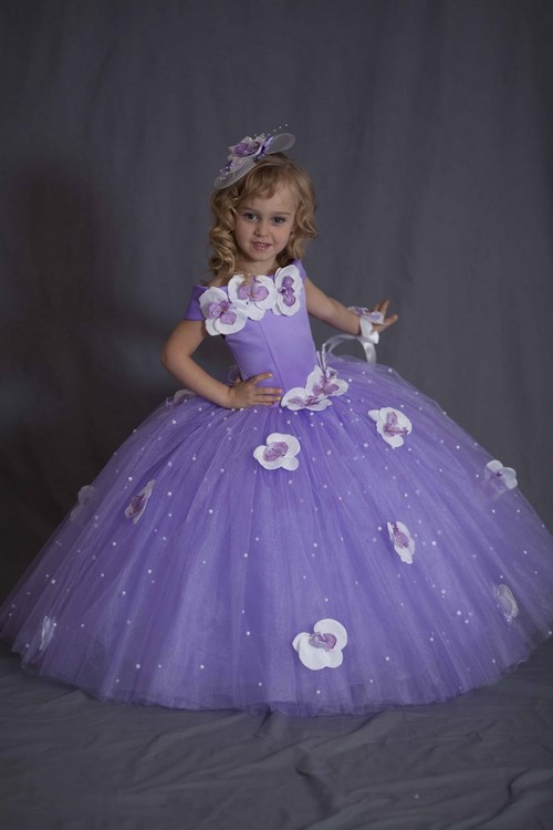 Pour les petites fashionistas! Belles robes de graduation pour les filles