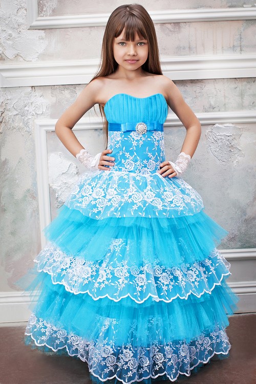 Pour les petites fashionistas! Belles robes de graduation pour les filles