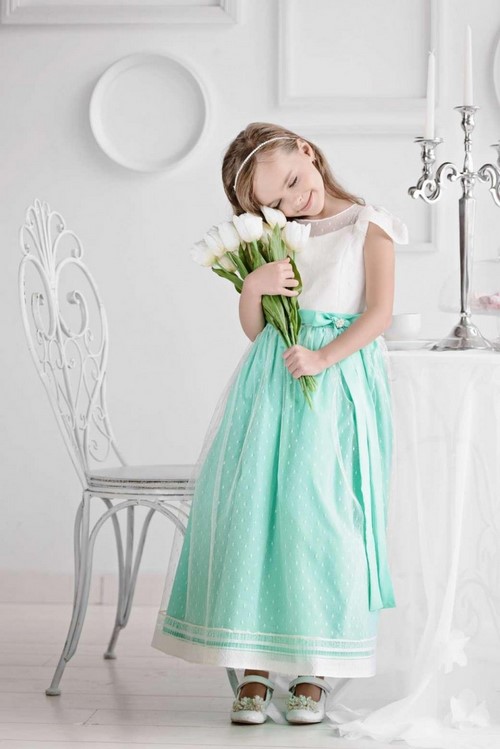 Pour les petites fashionistas! Belles robes de graduation pour les filles