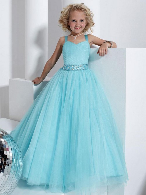 Pour les petites fashionistas! Belles robes de graduation pour les filles