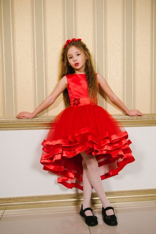 Pour les petites fashionistas! Belles robes de graduation pour les filles