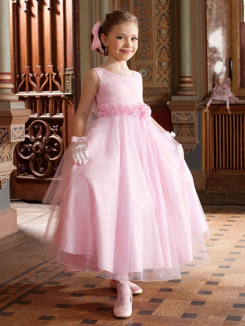 Pour les petites fashionistas! Belles robes de graduation pour les filles