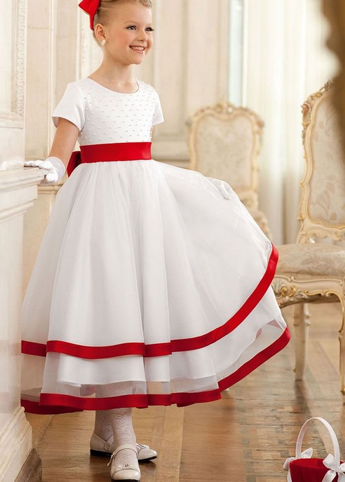 Pour les petites fashionistas! Belles robes de graduation pour les filles
