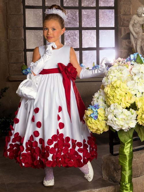 Pour les petites fashionistas! Belles robes de graduation pour les filles