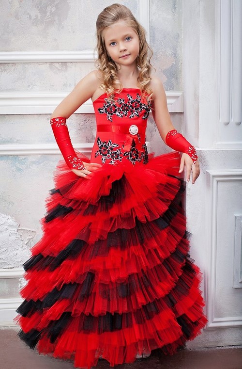 Pour les petites fashionistas! Belles robes de graduation pour les filles