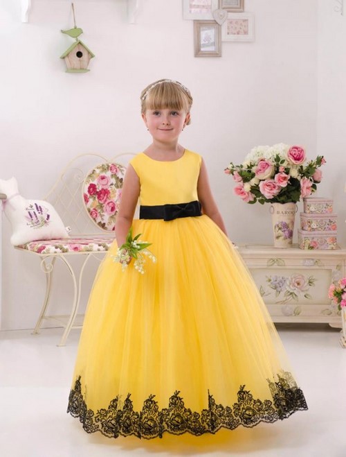 Pour les petites fashionistas! Belles robes de graduation pour les filles