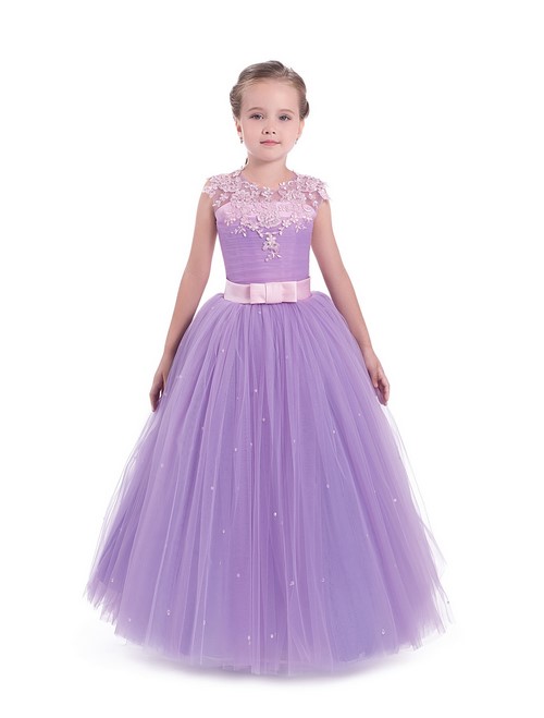 Pour les petites fashionistas! Belles robes de graduation pour les filles