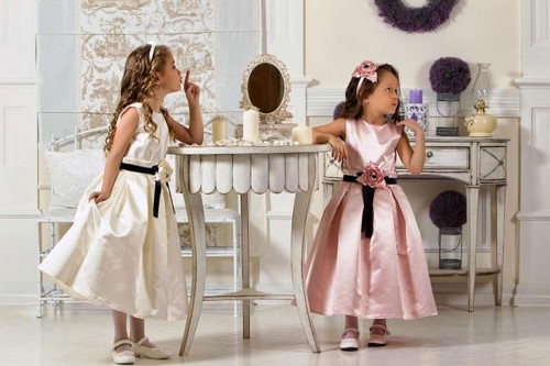 Pour les petites fashionistas! Belles robes de graduation pour les filles