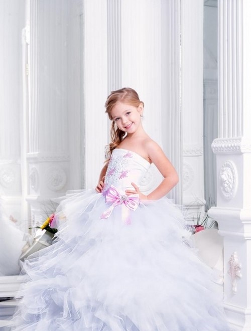 Pour les petites fashionistas! Belles robes de graduation pour les filles