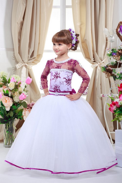 Pour les petites fashionistas! Belles robes de graduation pour les filles