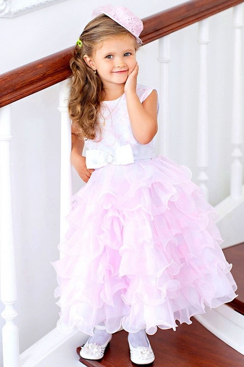 Pour les petites fashionistas! Belles robes de graduation pour les filles