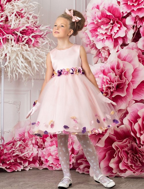 Pour les petites fashionistas! Belles robes de graduation pour les filles