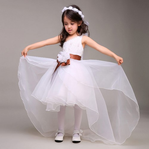 Pour les petites fashionistas! Belles robes de graduation pour les filles