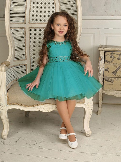 Pour les petites fashionistas! Belles robes de graduation pour les filles