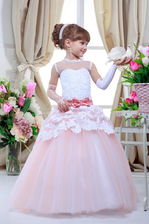 Pour les petites fashionistas! Belles robes de graduation pour les filles