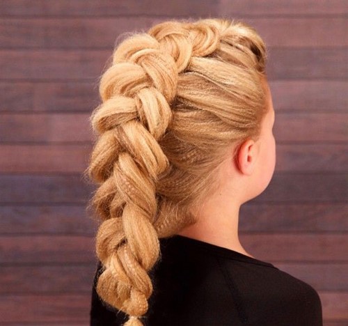 Les plus belles coiffures pour les filles au bal