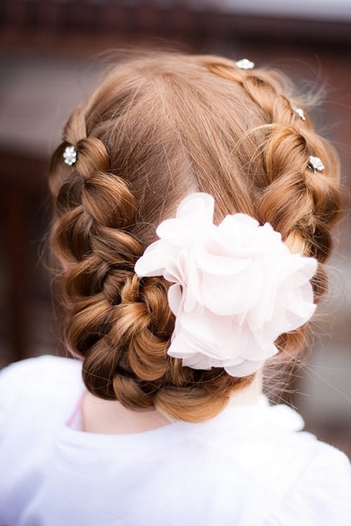 Les plus belles coiffures pour les filles au bal