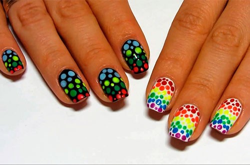 Manucure lumineuse - idées originales de conception d'ongles aux couleurs saturées