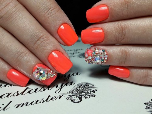 Manucure lumineuse - idées originales de conception d'ongles aux couleurs saturées